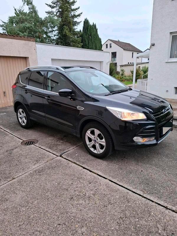 Gebraucht Ford Kuga 120 PS (88 kW) 2015 Schwarz SUV