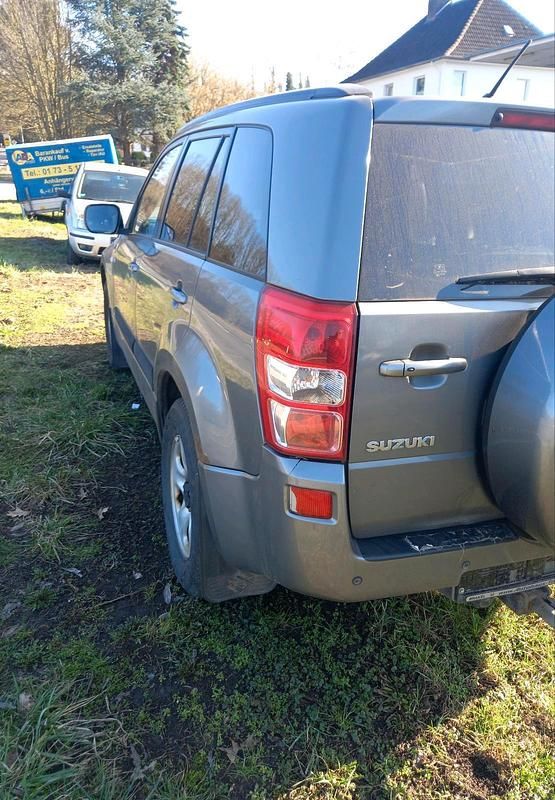 Gebraucht Suzuki Vitara 130 PS (95 kW) 2006 Grau SUV