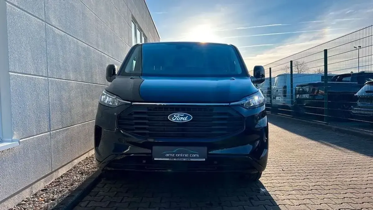 Neu Ford Transit Custom Limited 170 PS (125 kW) 2026 Schwarz Limousine