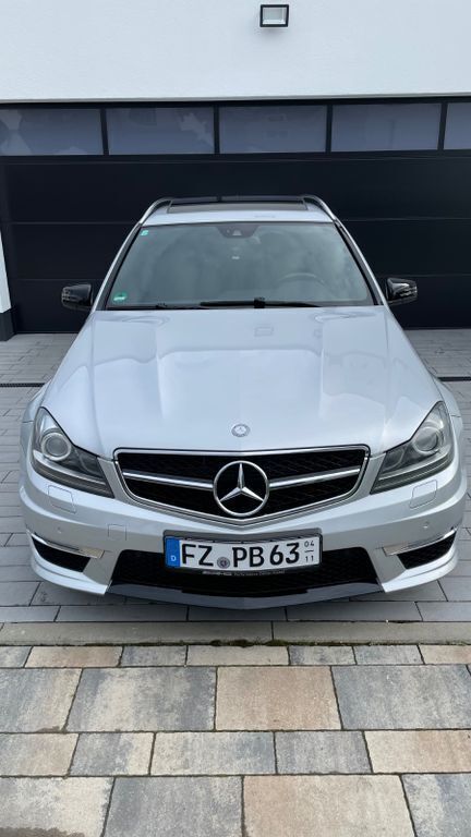 Silber Gebraucht 2011 Mercedes C63 AMG AMG Kombi | 42.500 € (Teuer) - Bild 1/4