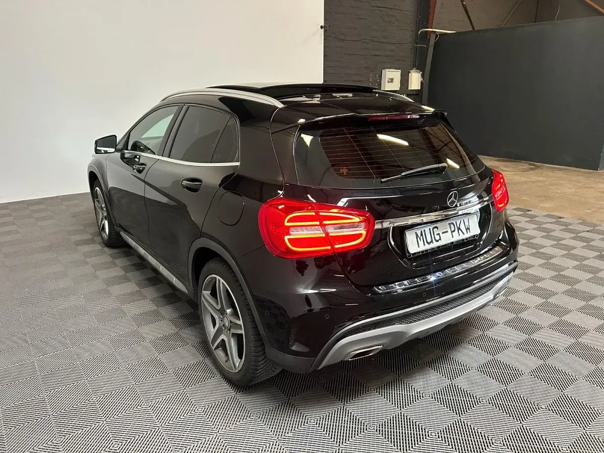 Gebraucht Mercedes GLA180 AMG 122 PS (89 kW) 2015 Schwarz SUV