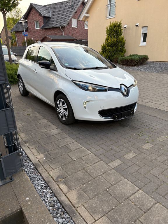 Weiß Gebraucht 2015 Renault Zoe Intens Kleinwagen | 5.650 € (Guter Preis) - Bild 1/4