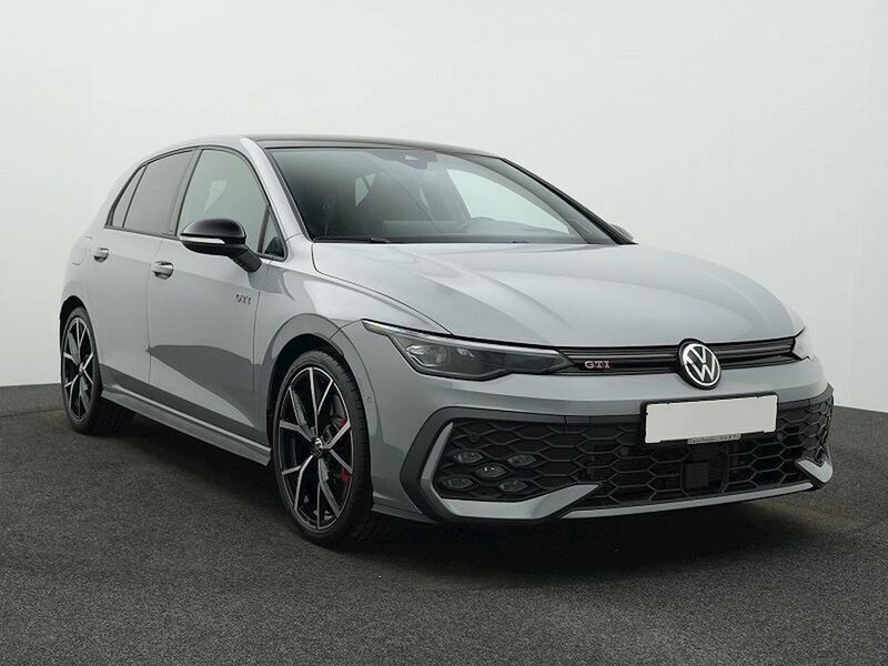 Grau Gebraucht 2024 VW Golf VIII Style Limousine | 43.789 € (Fairer Preis) - Bild 1/2