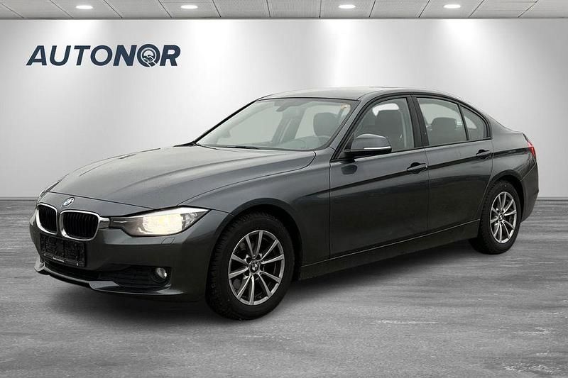 Grau Gebraucht 2015 BMW 320 Limousine | 6.700 € (Guter Preis) - Bild 1/4