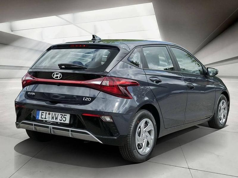 Gebraucht Hyundai i20 Select 101 PS (74 kW) 2025 Schwarz Kleinwagen