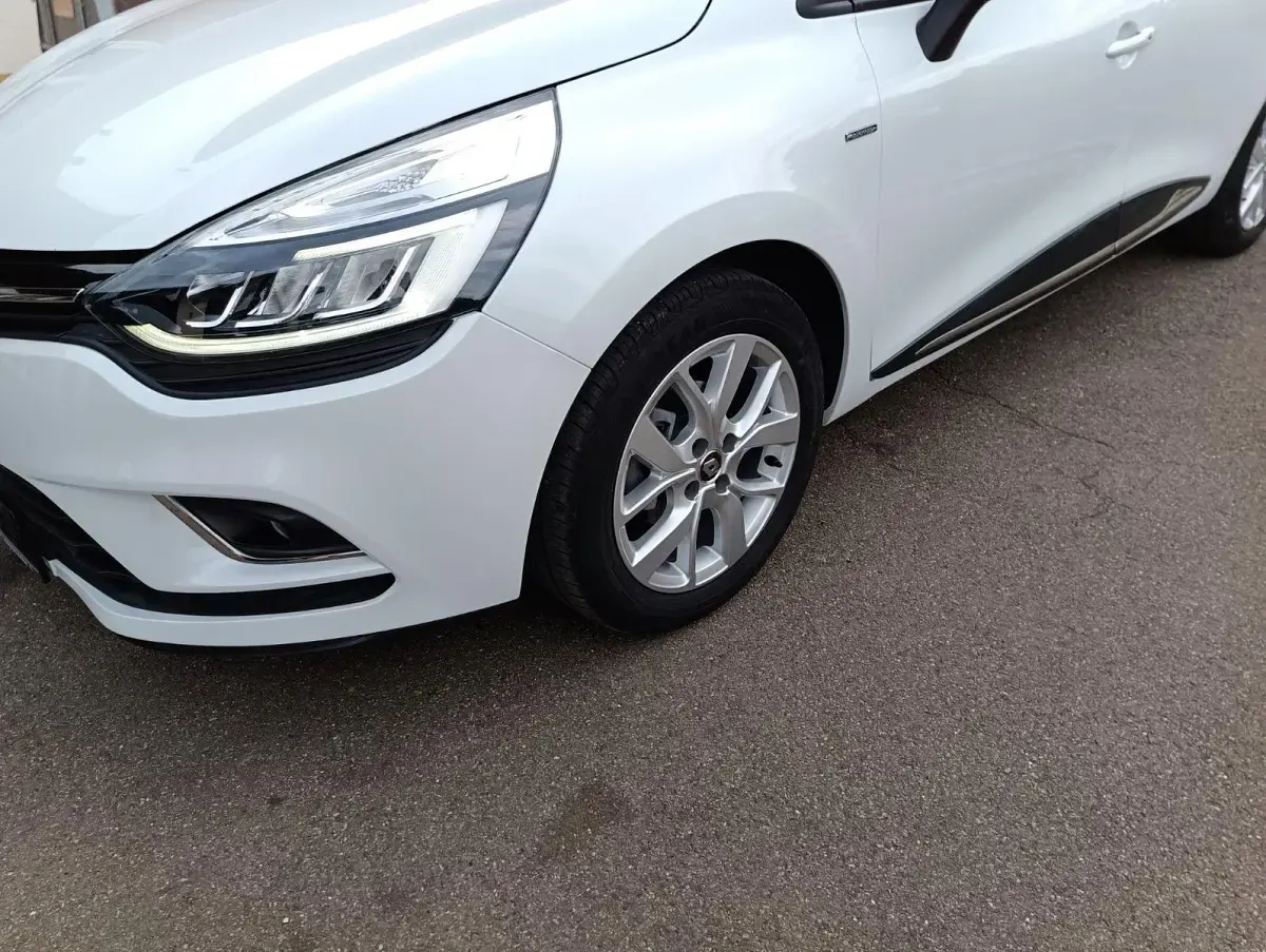 Gebraucht Renault Clio LIMITED 90 PS (66 kW) 2020 Weiß Kleinwagen
