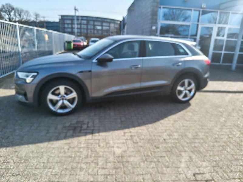 Gebraucht Audi e-tron Sport 300 kW (408 PS) 2019 Grau SUV