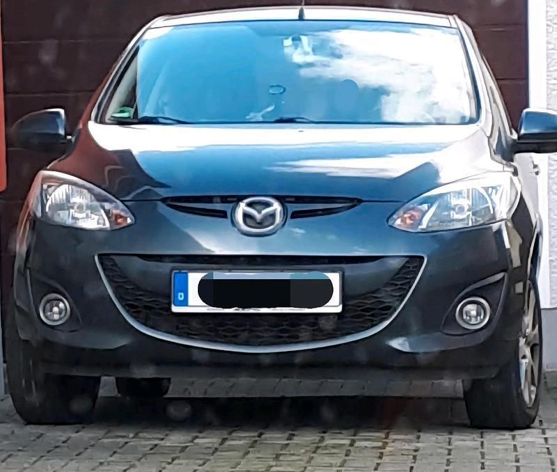 Andere außenfarben Gebraucht 2011 Mazda 2 Limousine | 4.100 € - Bild 1/4