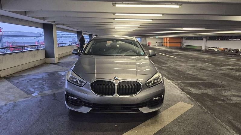 Gebraucht BMW 118 136 PS (100 kW) 2022 Grau Kleinwagen