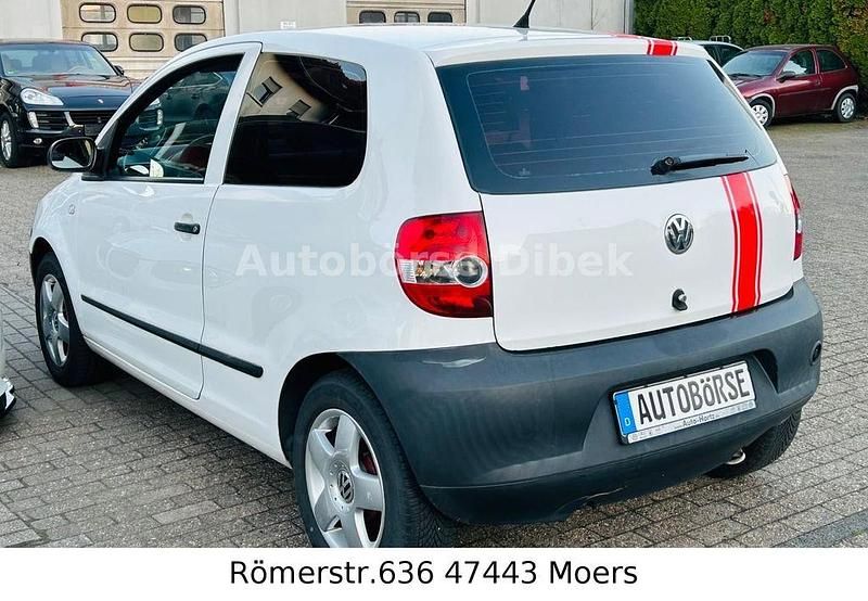 Gebraucht VW Fox 60 PS (44 kW) 2011 Weiß Kleinwagen