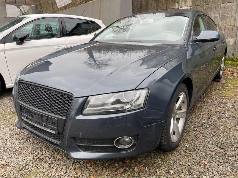Grau Gebraucht 2011 Audi A5 Sportback Sport Coupé | 6.990 € - Bild 1/4