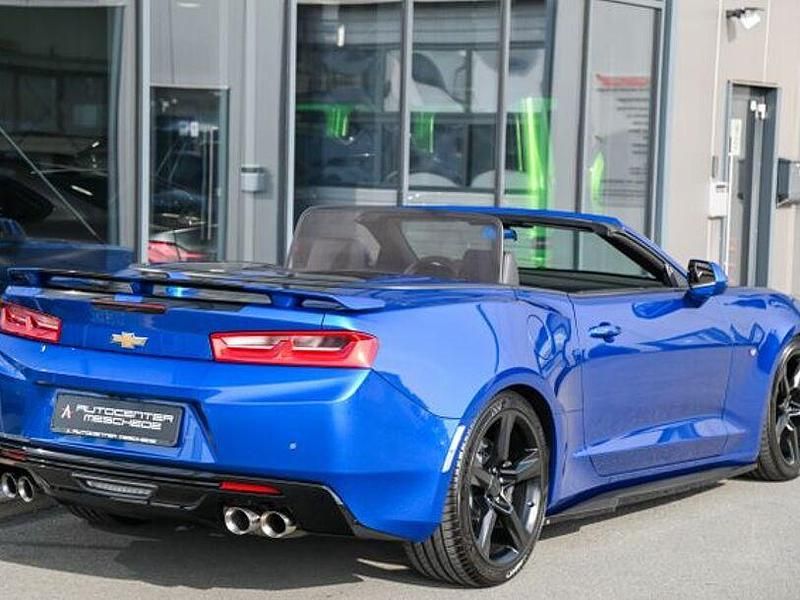 Gebraucht Chevrolet Camaro 453 PS (333 kW) 2018 Electric blue metallic Cabrio