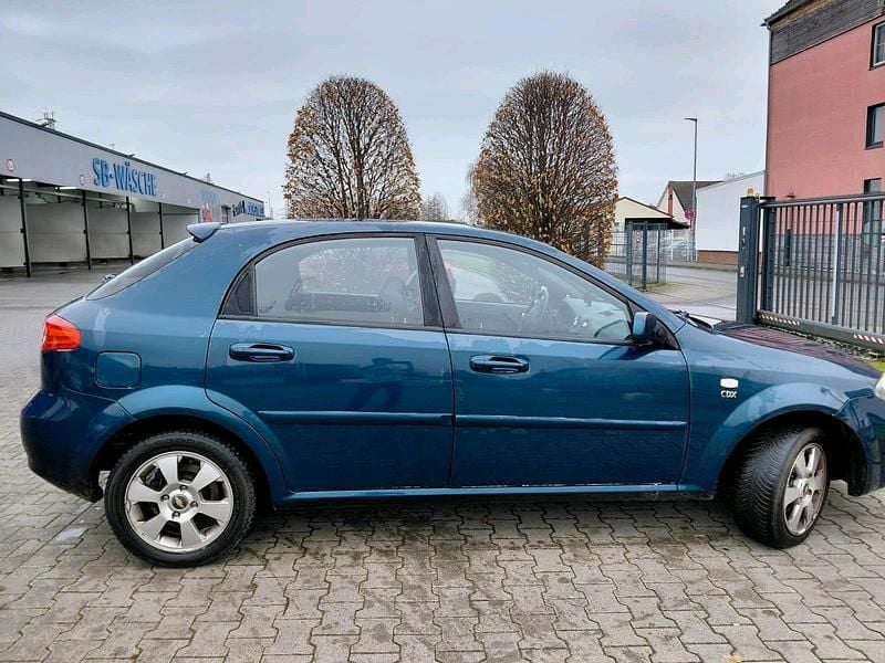 Gebraucht Chevrolet Lacetti 112 PS (82 kW) 2009 Blau Limousine
