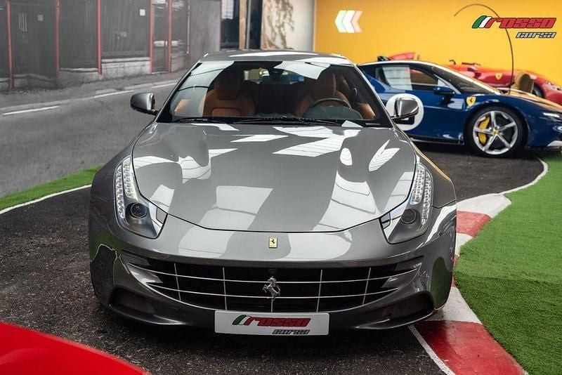 Gebraucht Ferrari FF 662 PS (486 kW) 2012 Grau Kombi