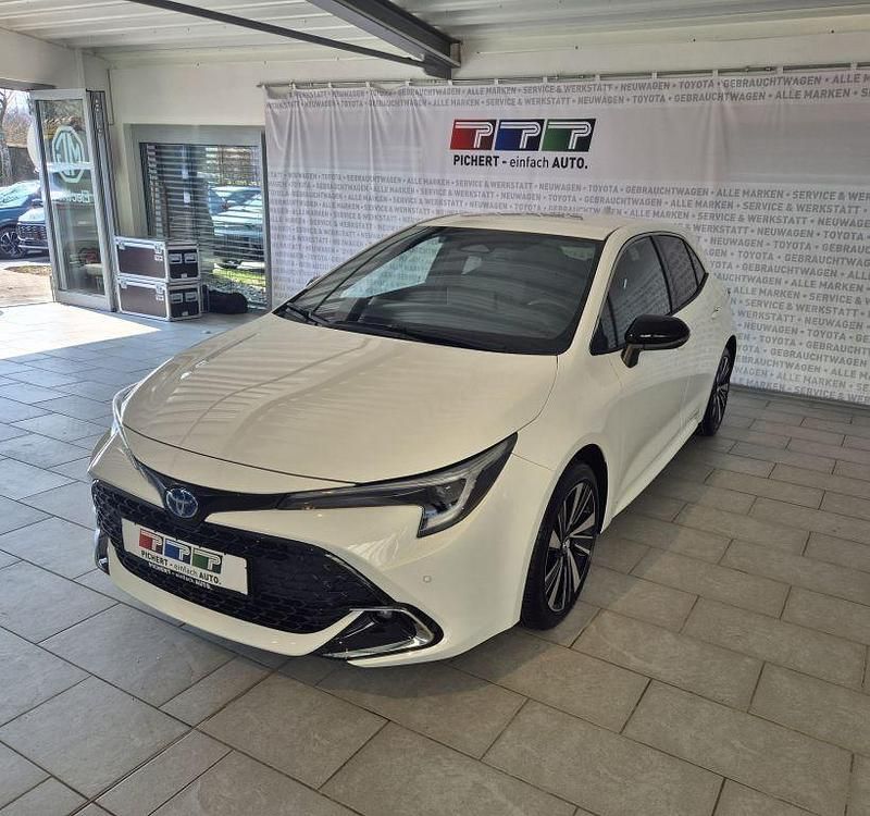 Neu Toyota Corolla 140 PS (102 kW) 2026 Weiß Limousine