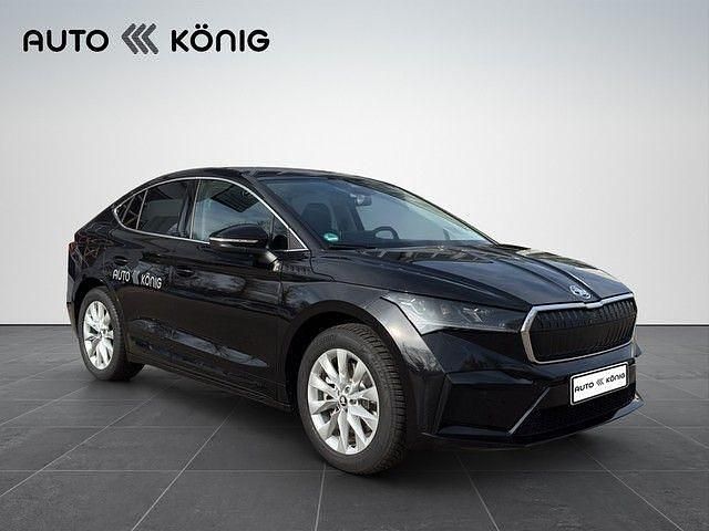 Schwarz Gebraucht 2025 Skoda Enyaq iV Loft SUV | 53.990 € (Teuer) - Bild 1/4