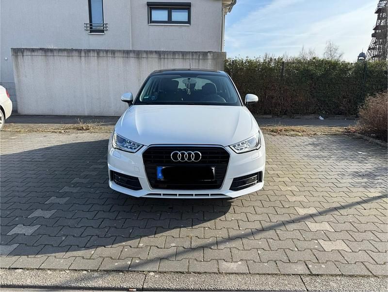 Weiß Gebraucht 2016 Audi A1 Sportback Kleinwagen | 14.550 € (Etwas zu teuer) - Bild 1/4