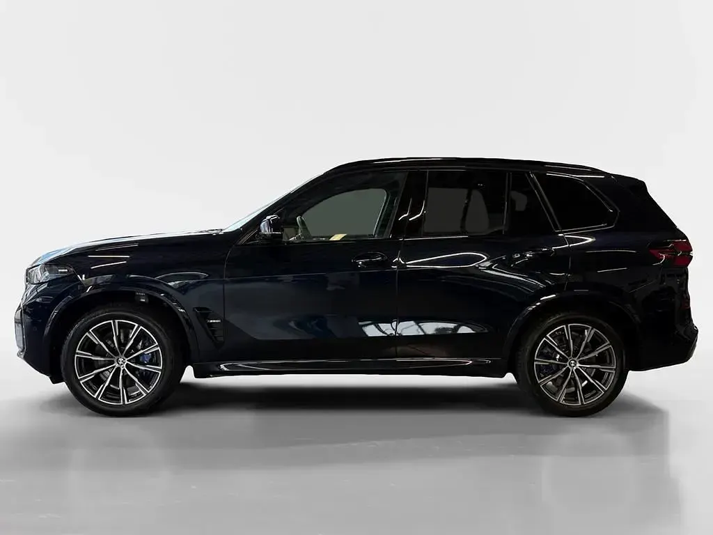 Gebraucht BMW X5 M Sport 530 PS (389 kW) 2024 Carbonschwarz metallic SUV
