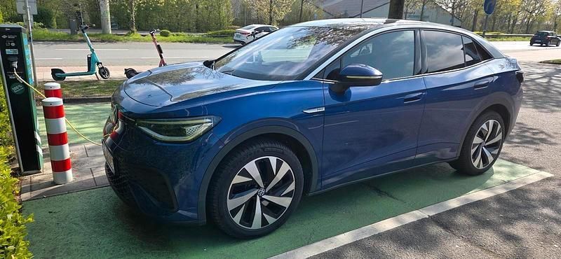 Blau Gebraucht 2023 VW ID.5 Pro SUV | 35.000 € (Fairer Preis) - Bild 1/4