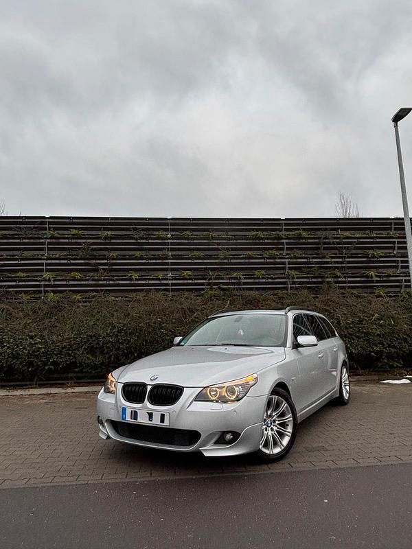 Grau Gebraucht 2008 BMW 525 M Sport Kombi | 6.299 € (Fairer Preis) - Bild 1/4