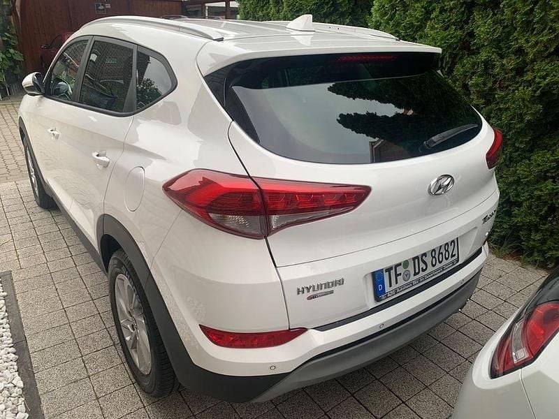 Gebraucht Hyundai Tucson 177 PS (130 kW) 2017 Weiß SUV