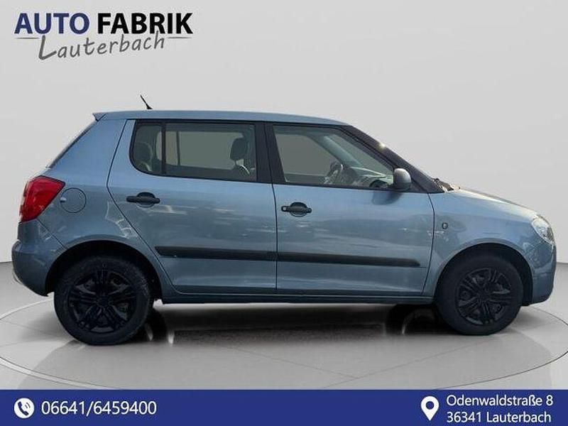 Gebraucht Skoda Fabia Classic 60 PS (44 kW) 2009 Blau Kleinwagen
