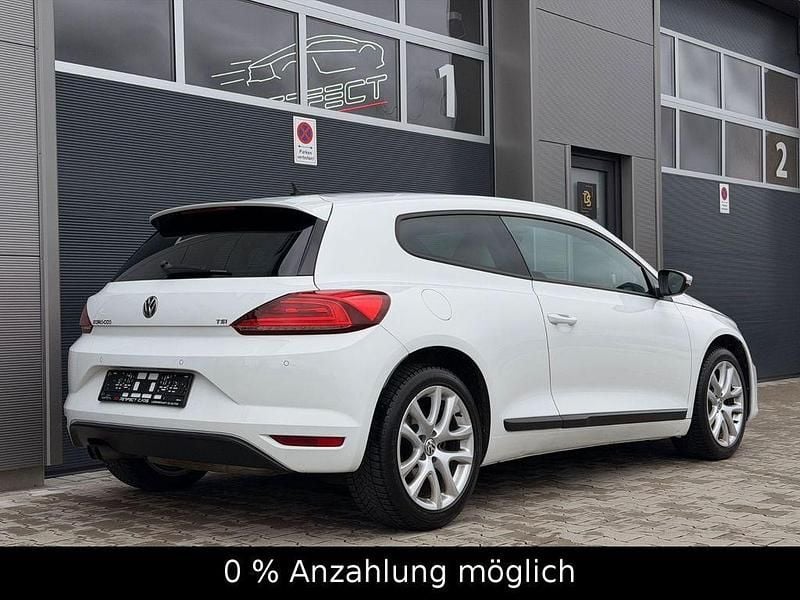 Gebraucht VW Scirocco CLUB 125 PS (91 kW) 2015 Weiß Coupé