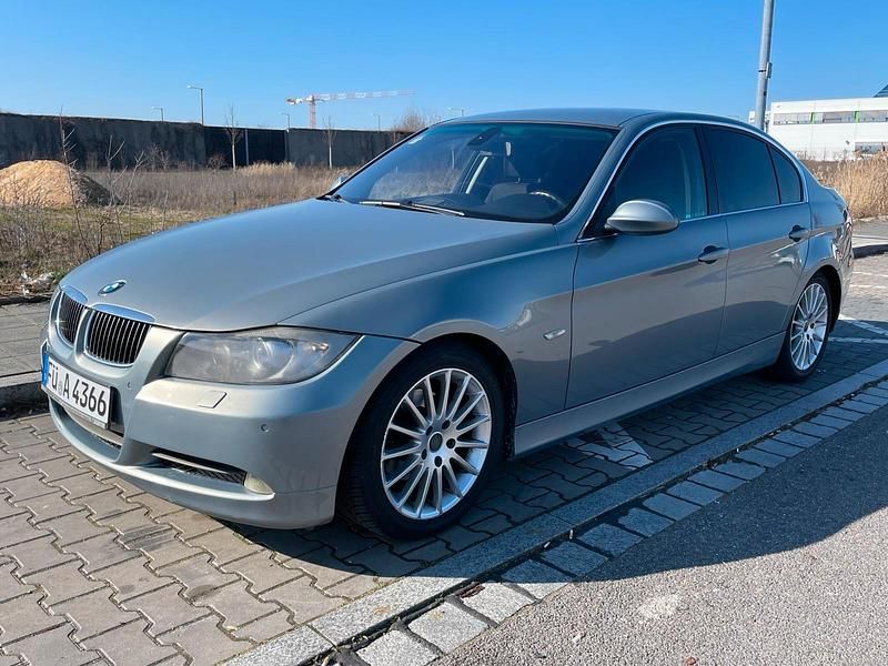 Gebraucht BMW 325 218 PS (160 kW) 2005 Grau Limousine