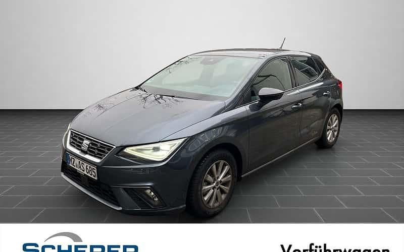 Magnetic grau metallic (metallic) Gebraucht 2024 Seat Ibiza Beats Limousine | 18.590 € (Fairer Preis) - Bild 1/4