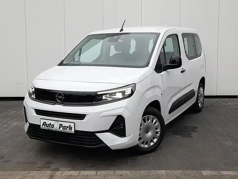 Neu Opel Combo Life Basis 110 PS (80 kW) 2025 Lackierung weiss icy/typ ausse Van / Kleinbus