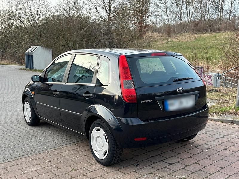 Gebraucht Ford Fiesta 69 PS (50 kW) 2005 Schwarz Kleinwagen