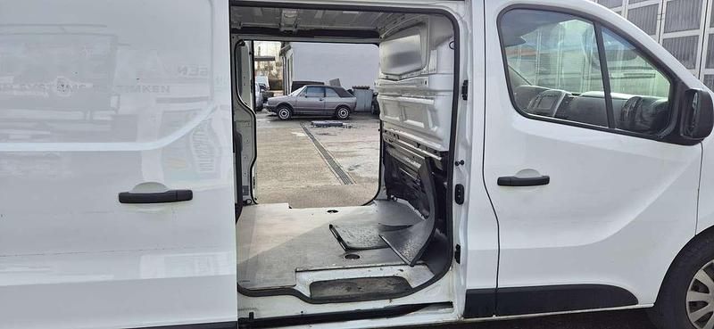 Gebraucht Renault Trafic Komfort 145 PS (106 kW) 2021 Schnie weiß Van / Kleinbus