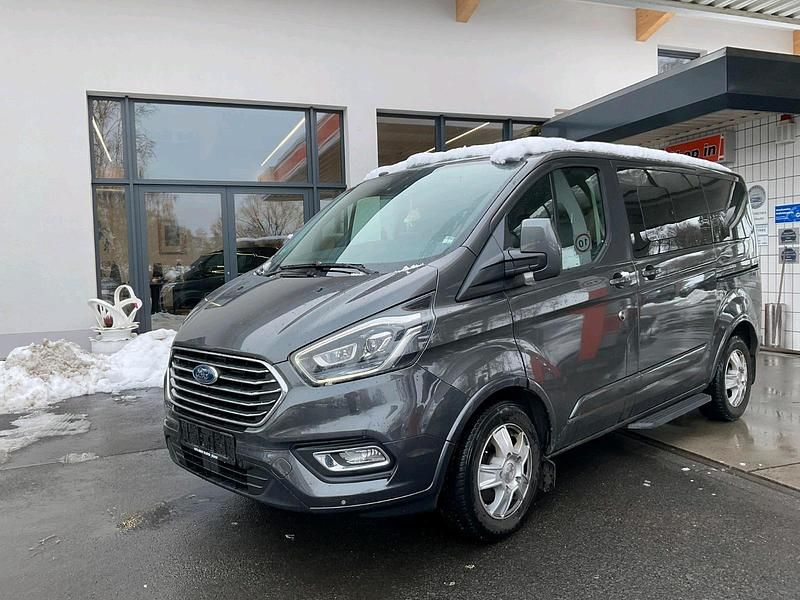 Gebraucht Ford Tourneo 170 PS (125 kW) 2018 Van / Kleinbus
