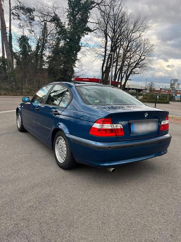 Gebraucht BMW 316 115 PS (84 kW) 2002 Blau Limousine