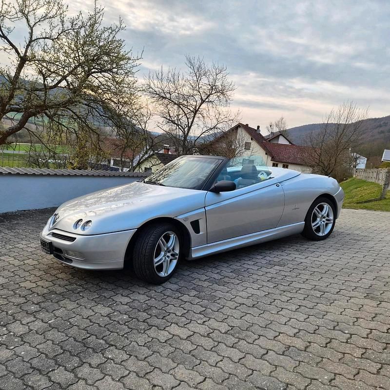 Gebraucht Alfa Romeo Spider 150 PS (110 kW) 2002 Silber Cabrio