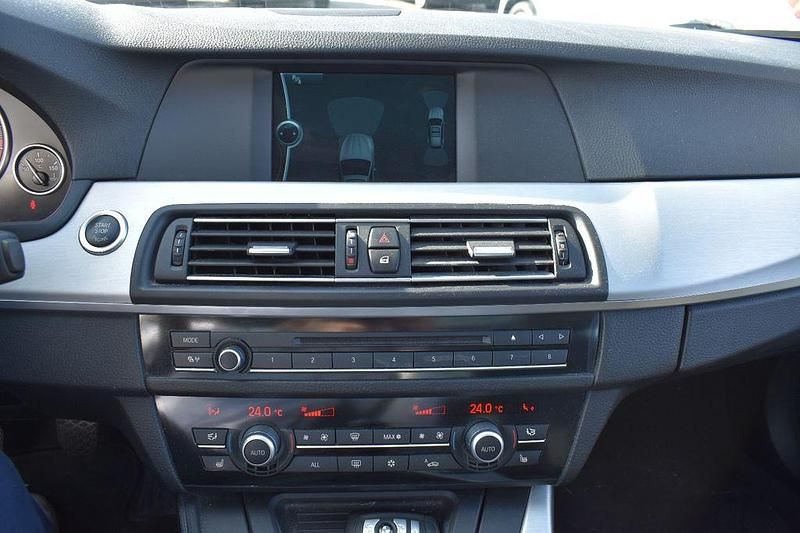 Gebraucht BMW 530 Sport Line 245 PS (180 kW) 2011 Blau Kombi