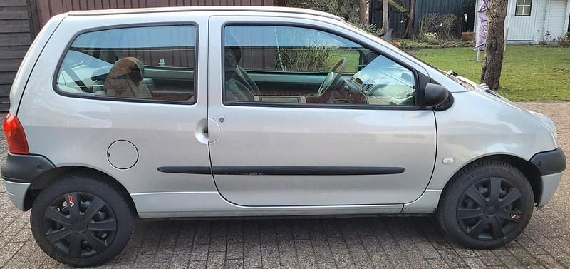 Gebraucht Renault Twingo 58 PS (42 kW) 2005 Silber Kleinwagen