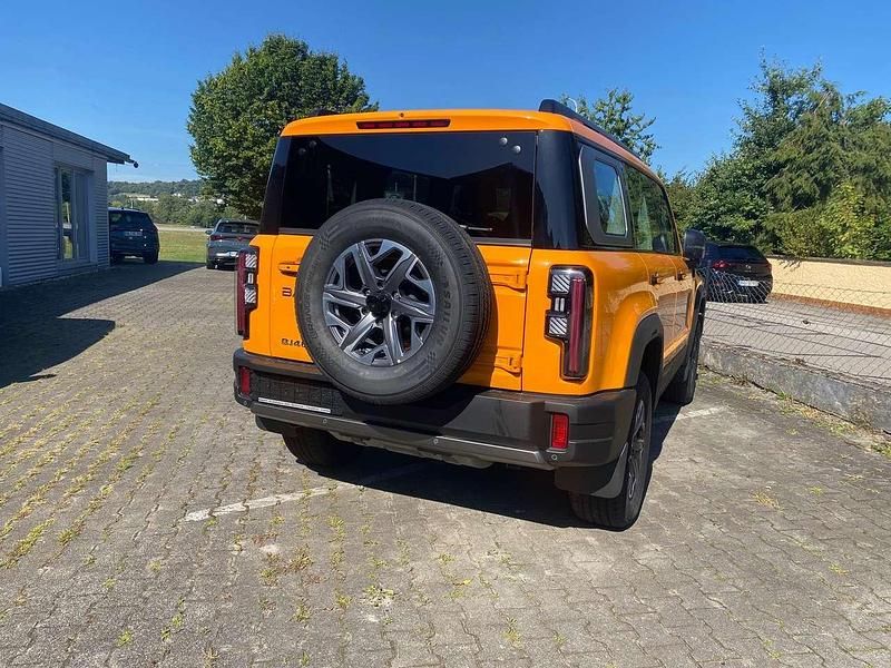 Gebraucht Baic BJ40 280 PS (205 kW) 2025 Orange SUV