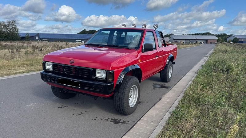 Gebraucht Nissan PickUp 80 PS (58 kW) 1994 Rot Pickup