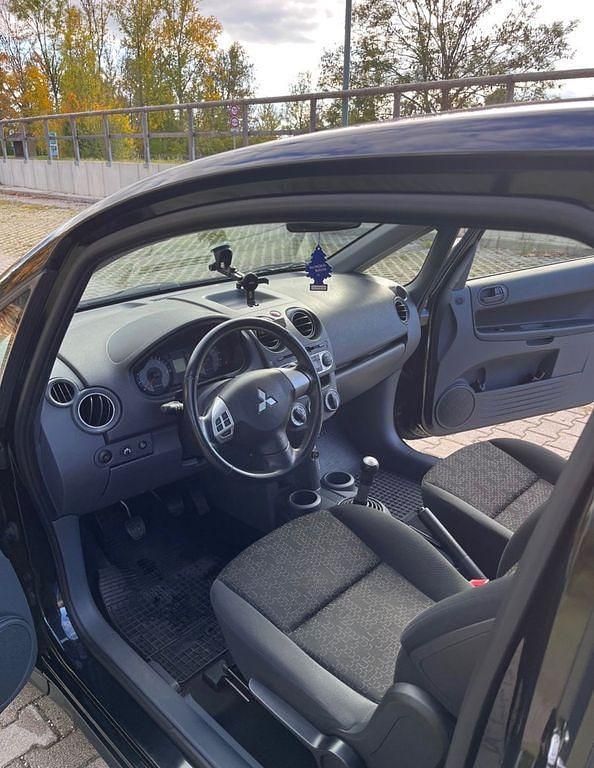 Gebraucht Mitsubishi Colt Edition 95 PS (69 kW) 2010 Schwarz Limousine