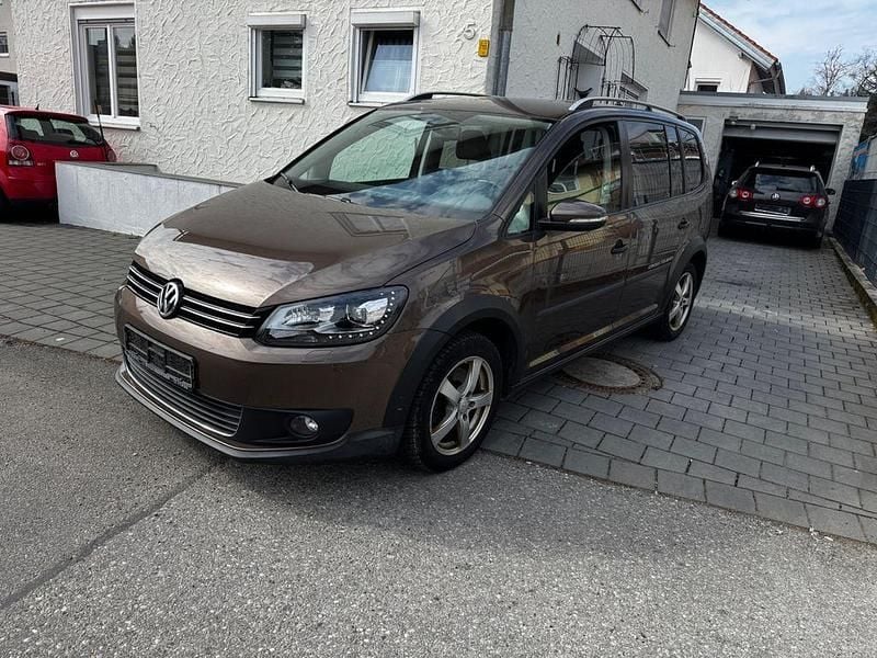 Gebraucht VW Touran Cross 170 PS (125 kW) 2011 Braun Van / Kleinbus