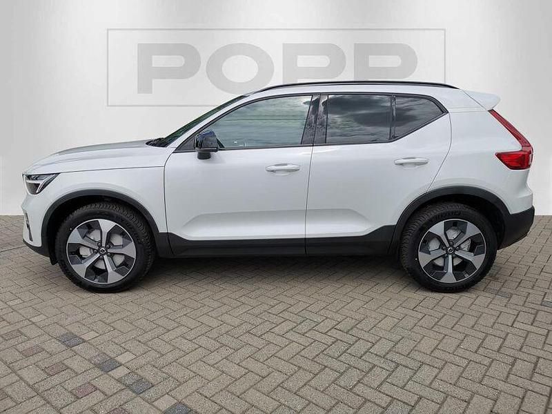 Gebraucht Volvo XC40 Plus 163 PS (119 kW) 2024 Crystal white pearl SUV