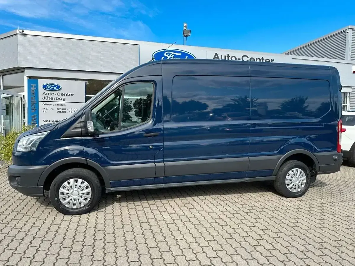 Gebraucht Ford Transit Trend 155 PS (114 kW) 2015 Blazerblau Van / Kleinbus