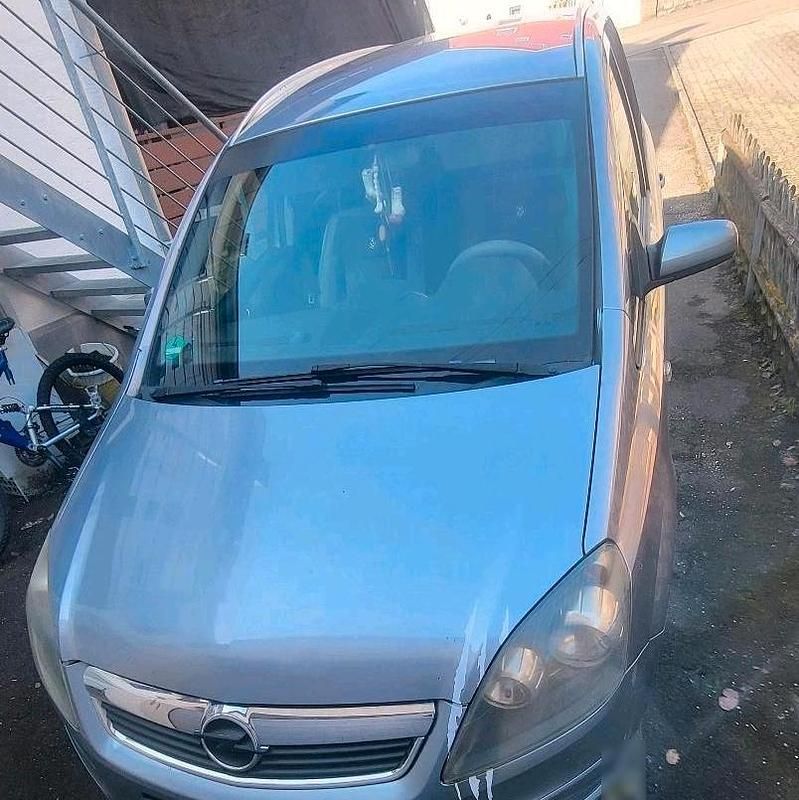 Gebraucht Opel Zafira 120 PS (88 kW) 2008 Silber Van / Kleinbus