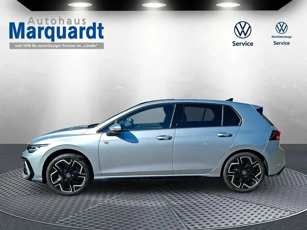 Neu VW Golf VIII R-line 150 PS (110 kW) 2026 Silber Limousine