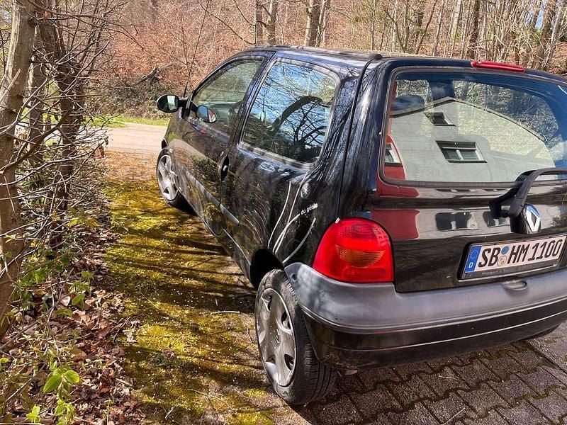 Second-hand Renault Twingo 58 CP (42 kW) 2006 Negru Hatchback