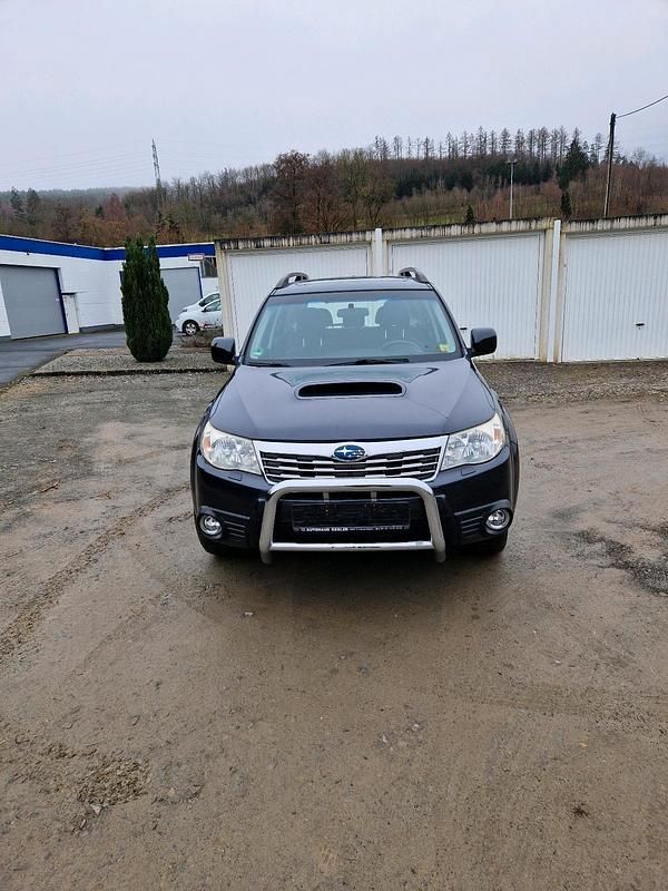 Gebraucht Subaru Forester 140 PS (102 kW) 2010 Grau SUV