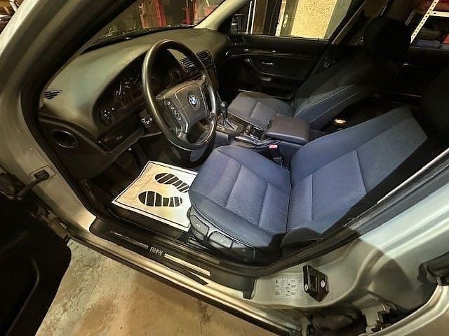 Gebraucht BMW 528 193 PS (141 kW) 1998 Silber Limousine