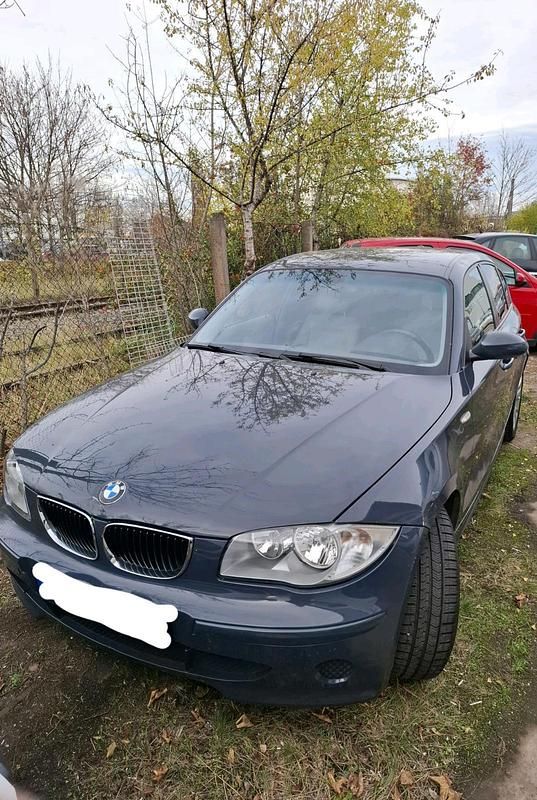 Blau Gebraucht 2004 BMW 120 Kleinwagen | 4.500 € (Guter Preis) - Bild 1/4