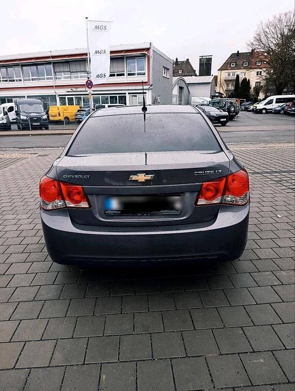 Gebraucht Chevrolet Cruze 150 PS (110 kW) 2011 Grau Limousine